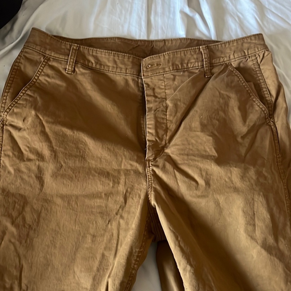 New old navy khaki pants. They did not fit me. Washed X1.